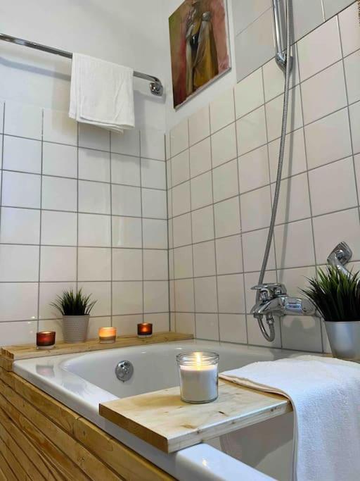 Boho Apartment In Der Stadtmitte Лар Екстериор снимка